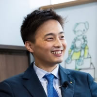 貞松 成 氏